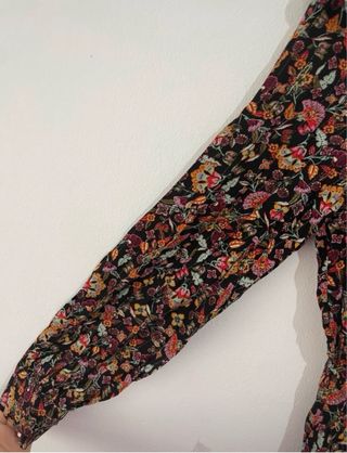 Vestido Zara floral talla XS
