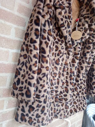 Abrigo suave estampado leopardo