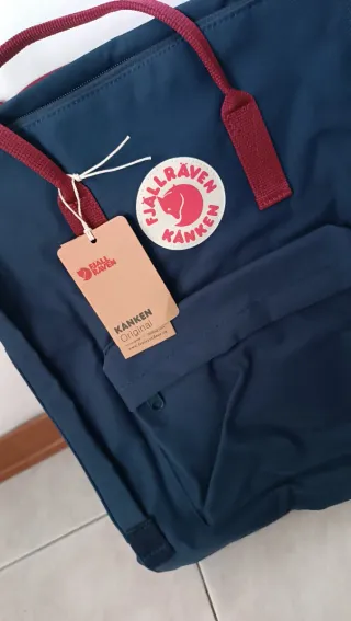 Zaino Kanken Fjällräven Blu/Rosso modello 20 litri