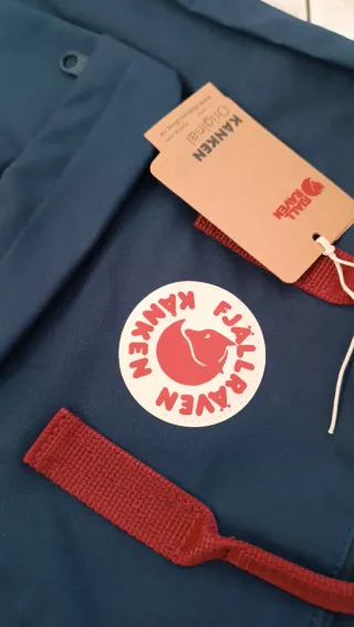 Zaino Kanken Fjällräven Blu/Rosso modello 20 litri