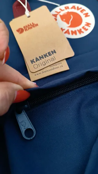 Zaino Kanken Fjällräven Blu/Rosso modello 20 litri