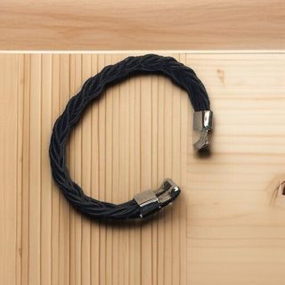 Pulsera cuero trenzado cierre metálico