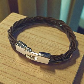 Pulsera cuero trenzado cierre metálico