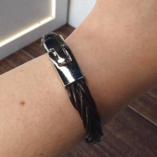 Pulsera cuero trenzado cierre metálico