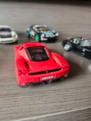 Ferrari Enzo 1:24