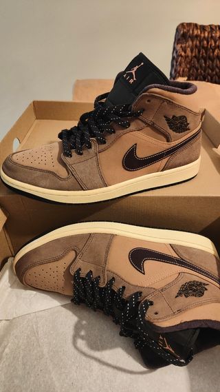 Jordan 1 Mid Dark Brown Beige