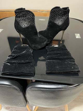 Botines Tacón Dorado Negros y piedras plateadas