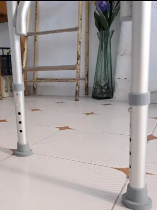 Silla de ducha con asiento y respaldo