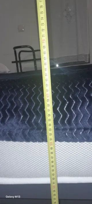 Cama articulada metálica y madera