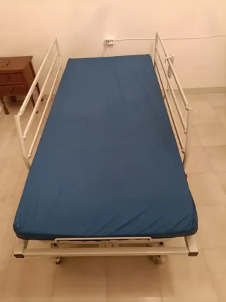 Cama articulada LINAC con elevador eléctrico