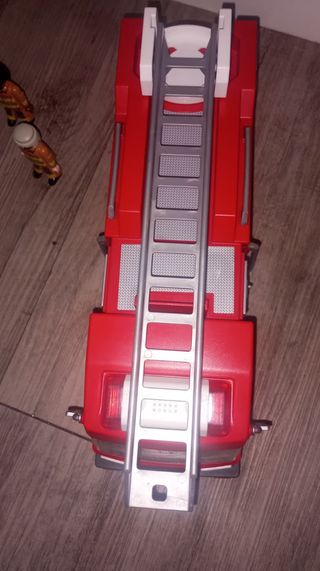 Camión de bomberos Playmobil con figuras