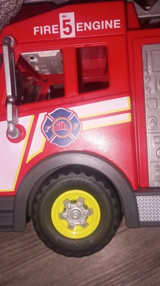 Camión de bomberos Playmobil con figuras