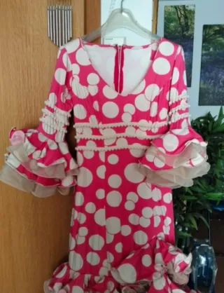 Vestido flamenca rosa chicle y lunares bla