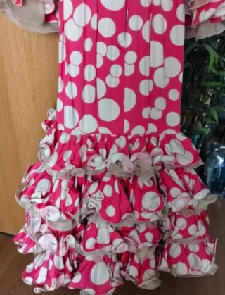 Vestido flamenca rosa chicle y lunares bla