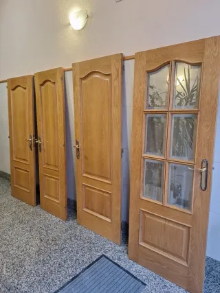 Puertas de madera maciza