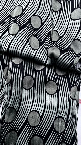 Traje camisa, pantalón verde y negro