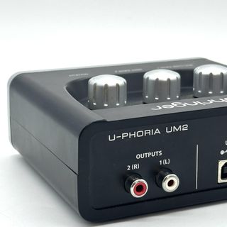 INTERFAZ DE AUDIO BEHRINGER UM2 CON CABLE