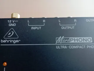 Preamplificatore Behringer MicroPhono PP400, ultracompatto