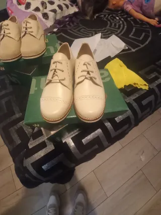 Vendo estos dos pares de zapatos numero 31 los dos