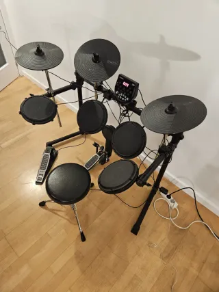 Batería Electrónica Alesis DM6