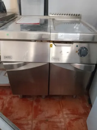 Plancha Frid tod Zanussi con Mueble