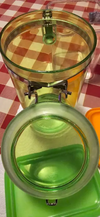 Set contenitori per alimenti. Ottimi.