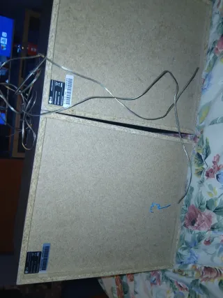 Altavoces lg 230 watios cada altavoz  50€ pareja