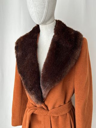 Cappotto in lana mohair con colletto in pelo chic vintage
