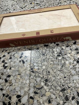 Baldosa antigua de mármol rosa