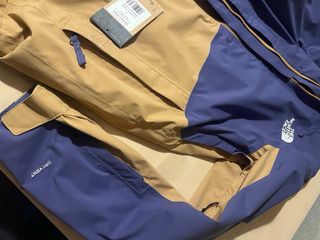 Chubasquero north face