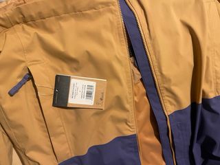 Chubasquero north face