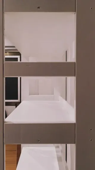 Estanteria alta de madera - mucha capacidad