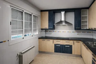 Chalet adosado de 200m2 con jardín y garaje