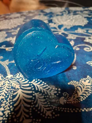 Figura Gatito Resina Verde Brillante