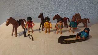 Playmobil: 5 indios, 4 caballos y 1 canoa