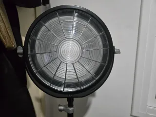 Lámpara de pie negra IKEA Svartnora