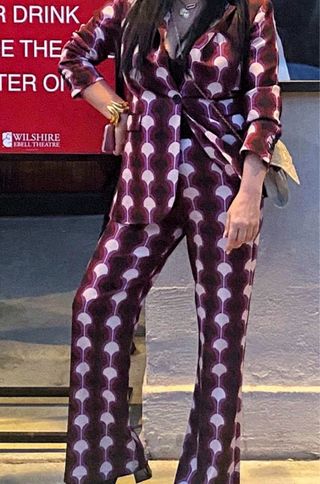 Blazer Zara estampado geométrico morado