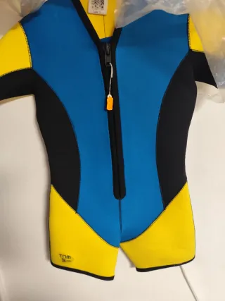 Traje de neopreno infantil azul y amarillo