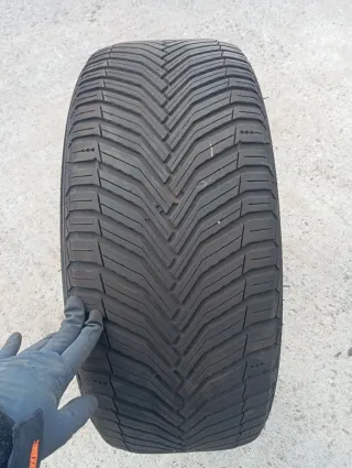 2 Neumáticos de invierno Michelin 235/45 R19 99Y