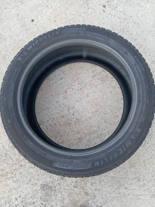 2 Neumáticos de invierno Michelin 235/45 R19 99Y