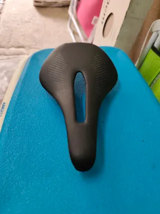 Sillín de carbono para bicicleta 95 gramos