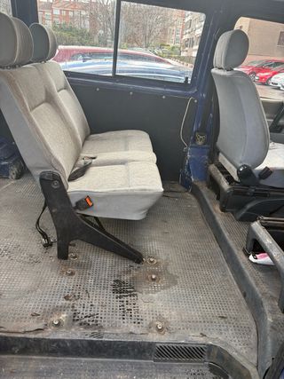 Volkswagen Transporter 1992 con averia de motor.