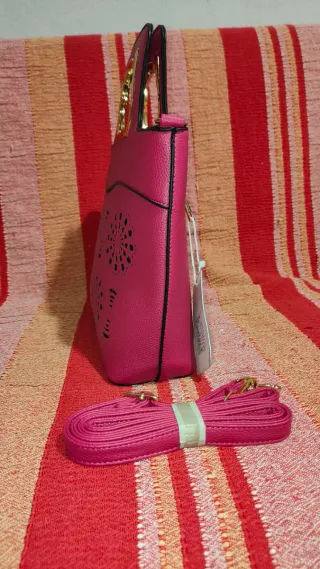 Borsetta con tracolla in rosa acceso