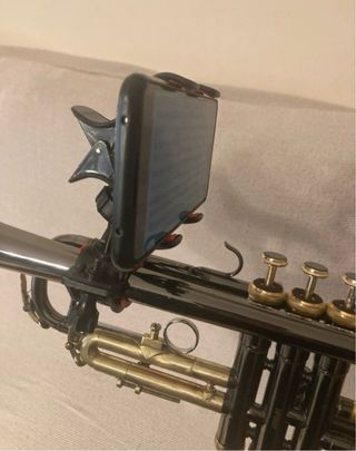 Soporte móvil atril trompeta