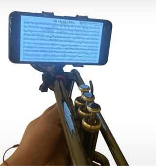 Soporte móvil atril trompeta