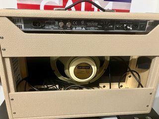 Amplificador Fender Deluxe Reverb Amp