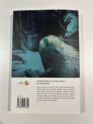 Novela Donde surgen las sombras