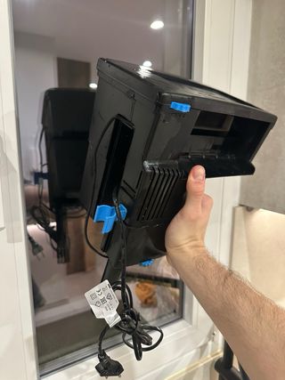 Acuario ~ 100L con soporte, filtro y accesorios