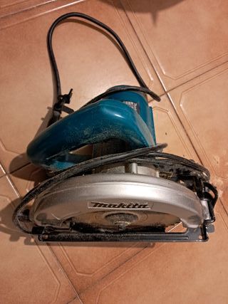 Sierra Circular Makita M5802B 185mm 1050W