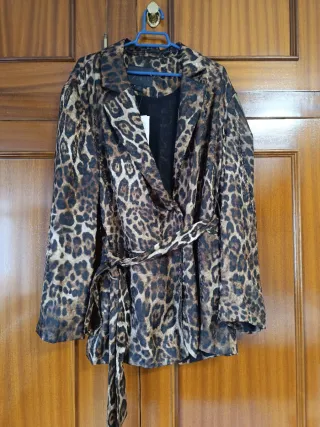 Traje de Zara Blazer y Pantalón Animal Print